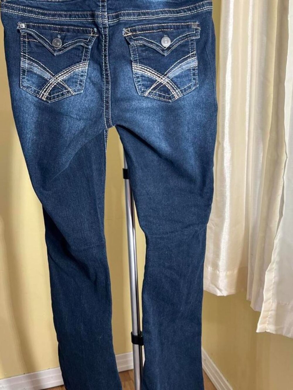WallFlower Women’s Size 9 Long Bootcut Stretch Jeans | Medium Wash - Picture 3 of 7